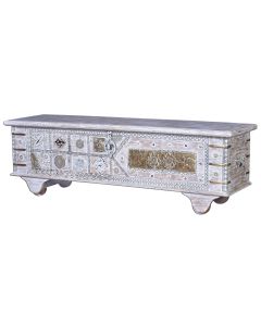 Coffre ancien en bois de manguier blanc